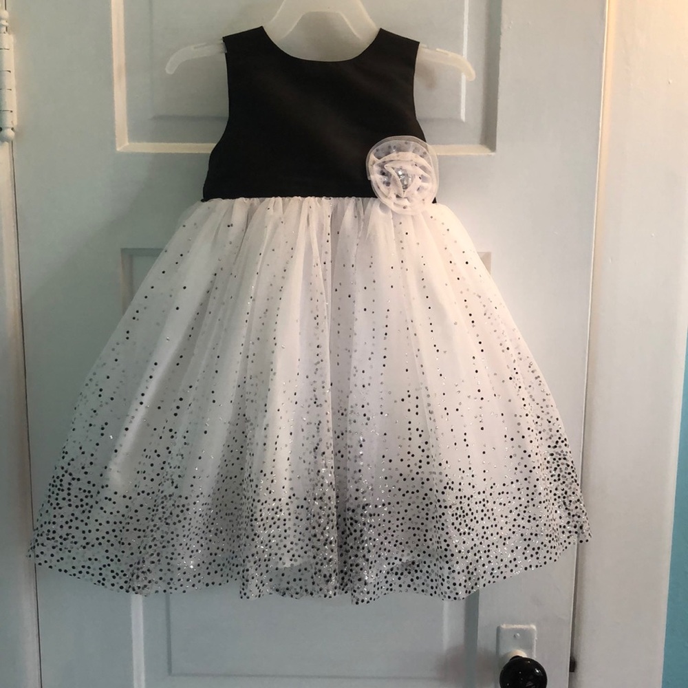 Adorable formal dress; full skirt with 3 layers